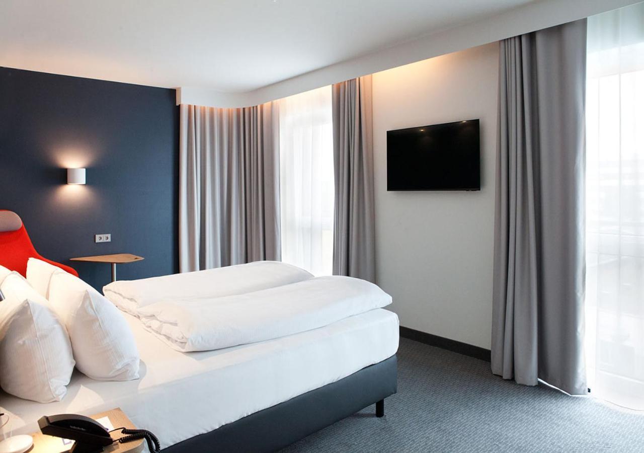 Holiday Inn Express - Duesseldorf Airport Exteriér fotografie