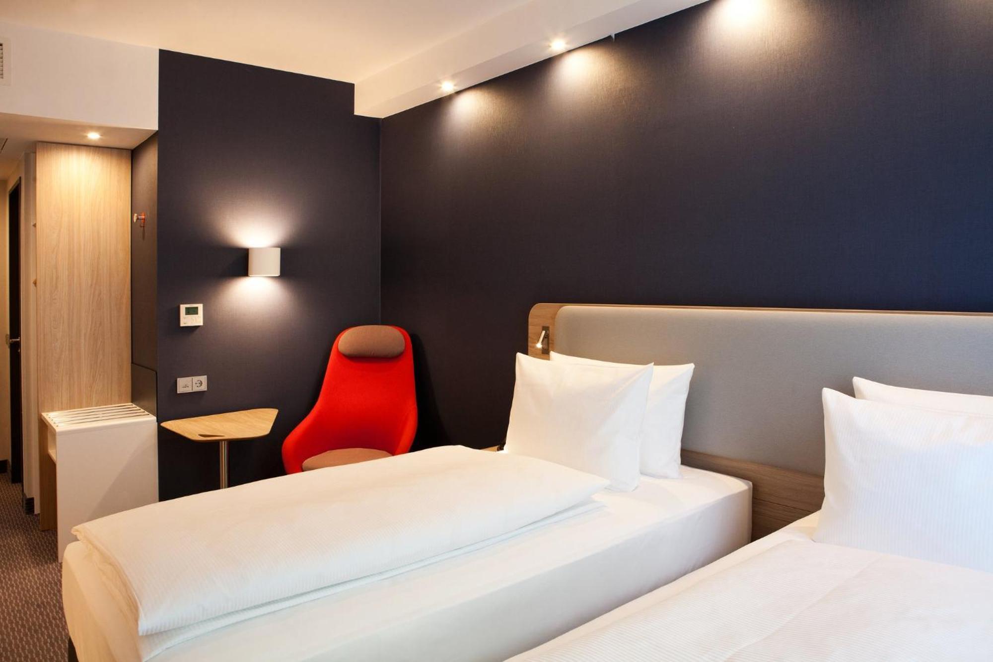 Holiday Inn Express - Duesseldorf Airport Exteriér fotografie