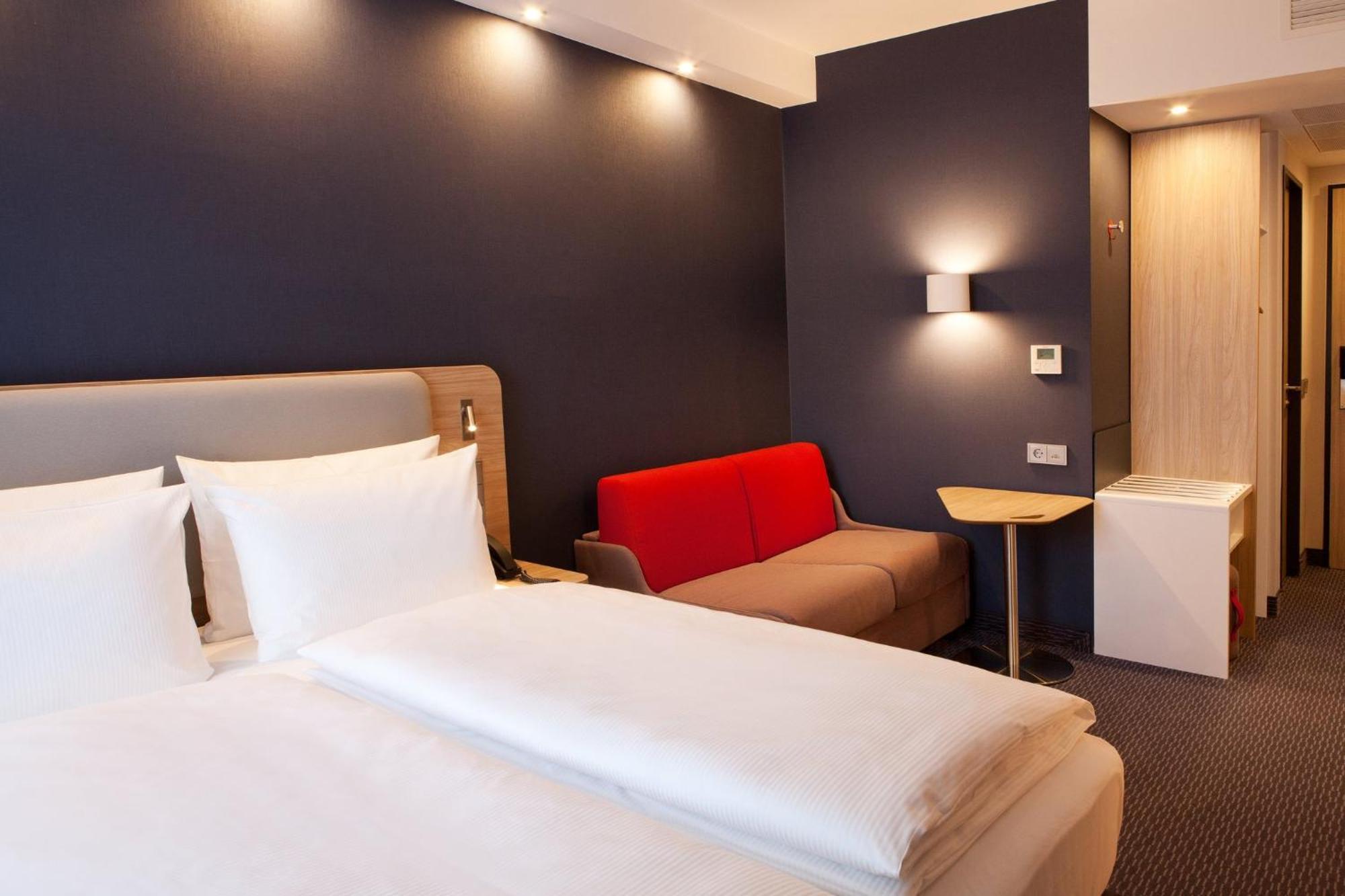 Holiday Inn Express - Duesseldorf Airport Exteriér fotografie